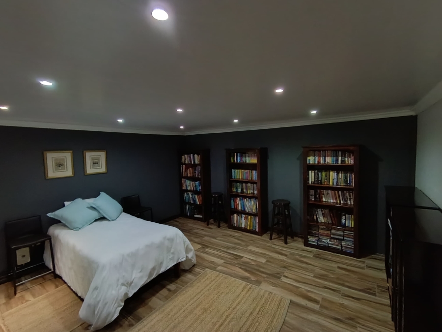 6 Bedroom Property for Sale in Cashan North West